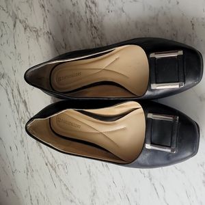 Naturalizer size 10 black flats